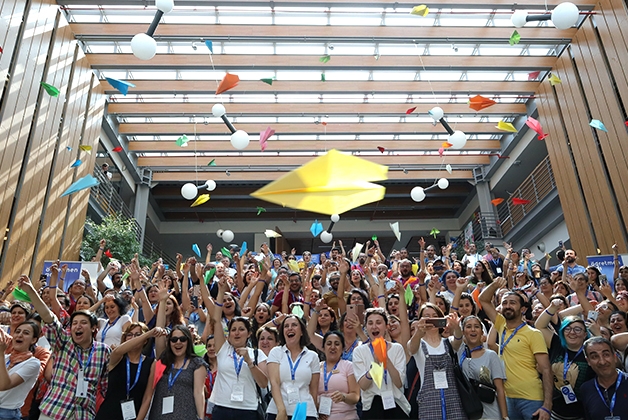New life for old tablet PCs in the hands of school children with the cooperation of the Teachers Network and TeknoSA