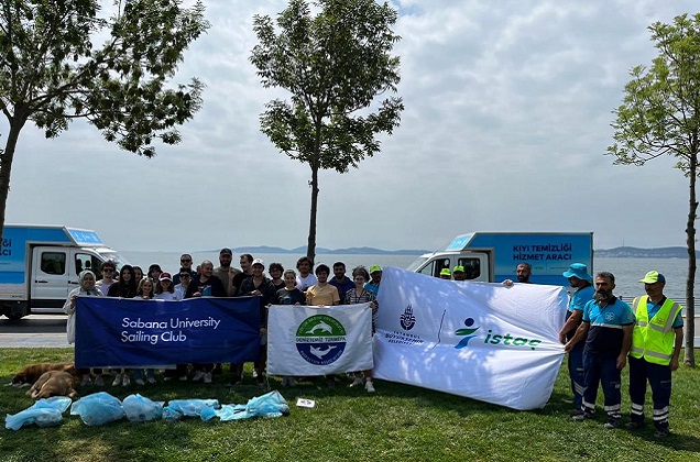 Öğrenci Kaynakları Ders Dışı Öğrenci Etkinlikleri: Okyanus Gününde Kıyı Temizliği