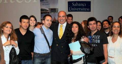 Muhtar Kent’ten Sabancı Üniversitesi öğrencilerine önemli dersler