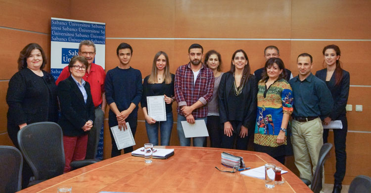 Üniversitemizi fakülte birinciliği ile kazanan öğrencilere YÖK’ten kutlama