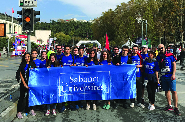 İstanbul Maratonu'nda Kurucu Rektörümüz Tosun Terzioğlu Burs Fonu için koştuk