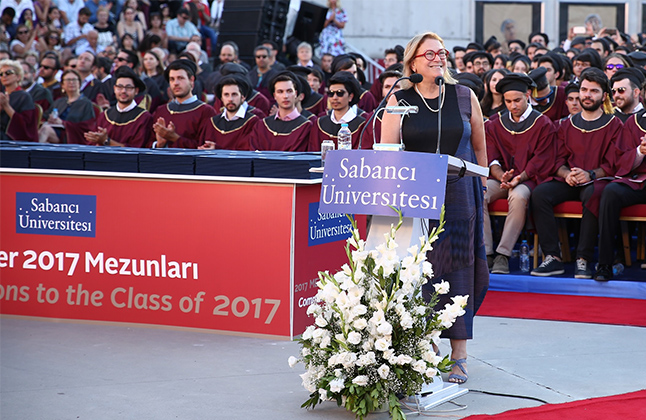 Güler Sabancı'dan yeni mezunlara tavsiyeler