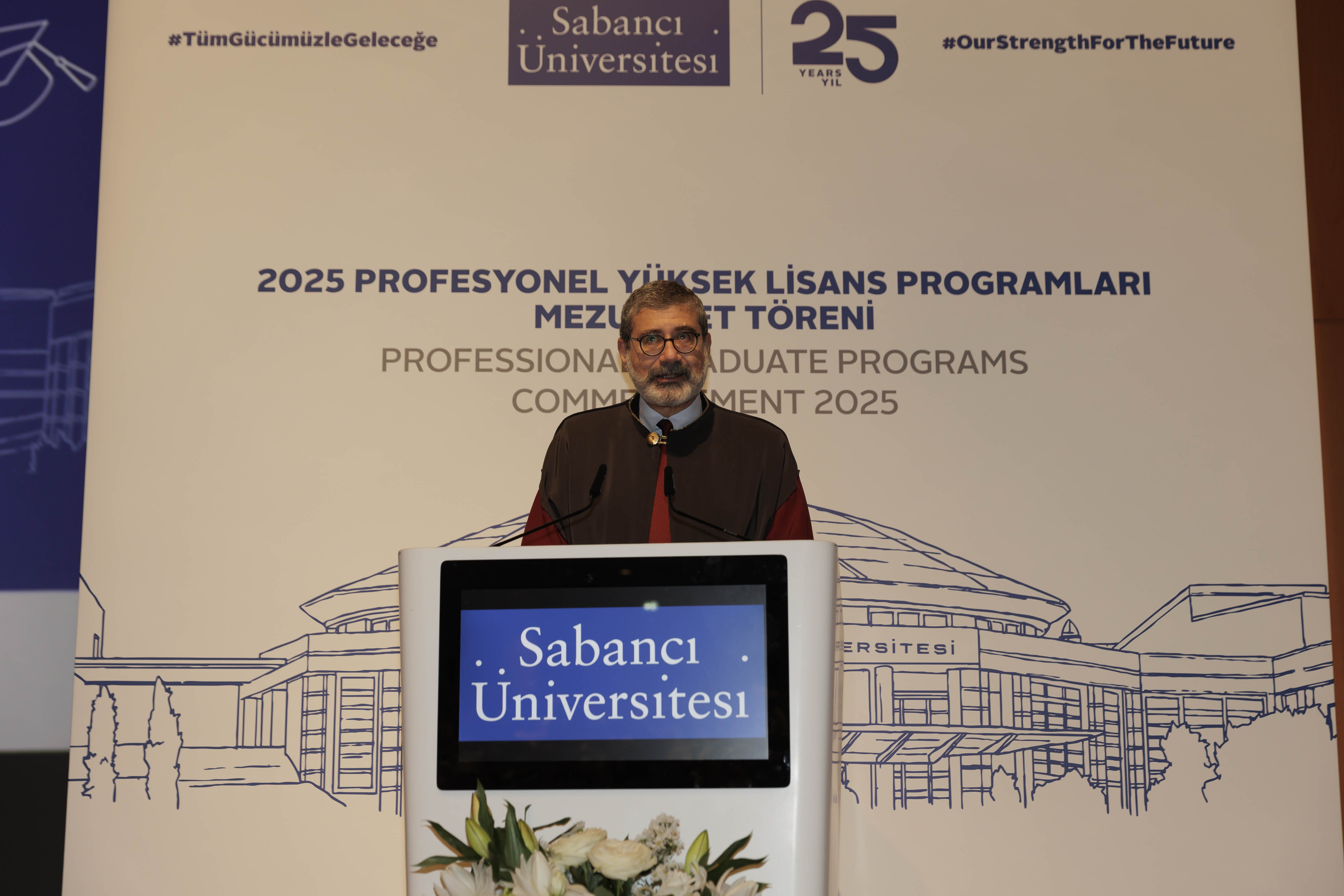 Rektör Yusuf Leblebici