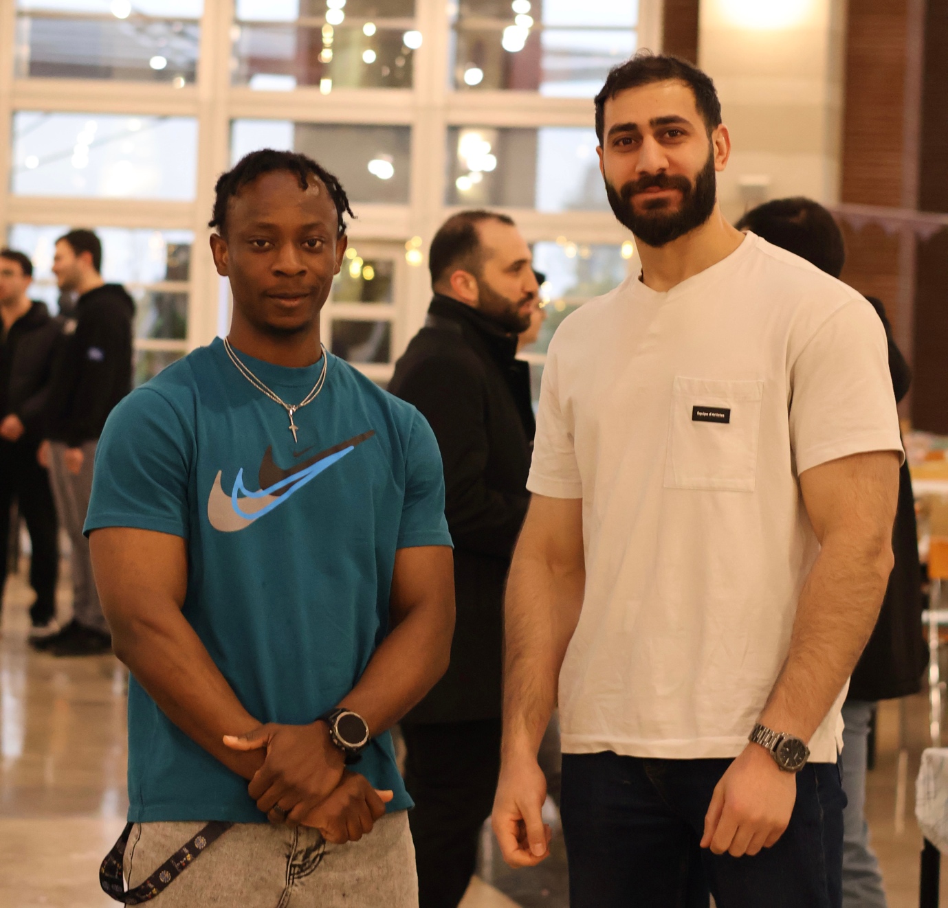 giyim, kişi, şahıs, insan yüzü, adam, insan içeren bir resim
Yapay zeka tarafından oluşturulmuş içerik yanlış olabilir.