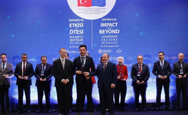 Plaque from the Ministry to Sabancı University with the DiMAP Project