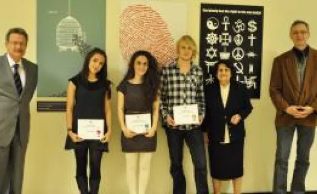 Mevhibe Ateş Lisans Grafik Tasarım Afiş Yarışmasını Kazananlar Ödüllerini Aldı