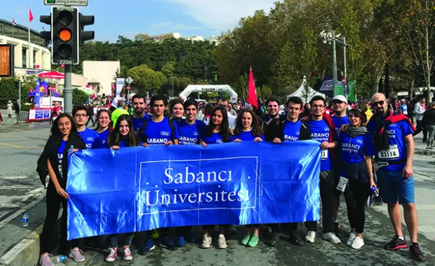 İstanbul Maratonu'nda Kurucu Rektörümüz Tosun Terzioğlu Burs Fonu için koştuk