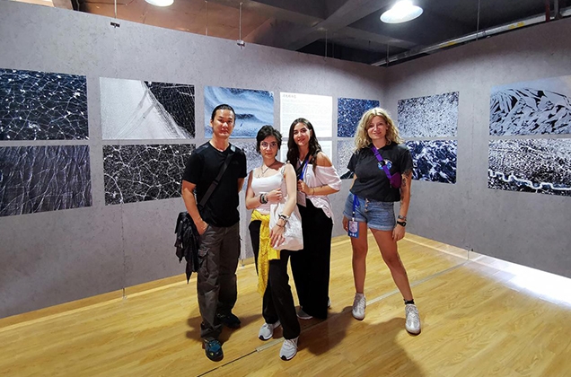 Alex Wong and his students participated the 8th Dali International Photography Exhibition
