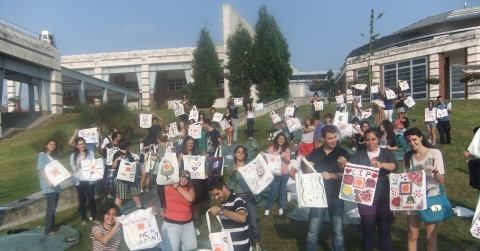 Bez torba tasarımı ve film gösterimi eşliğinde liderlik yapacakları projeleri seçtiler