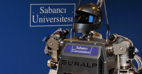 Sabancı Üniversitesi Mekatronik Mühendislerinin Büyük Başarısı! Türkiye’nin İlk İnsansı Robotu: “SURALP”