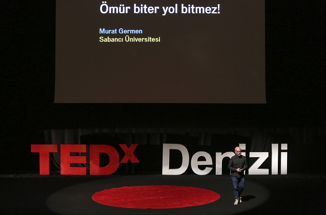Murat Germen "Ömür biter yol bitmez" başlıklı sunumuyla TEDx Denizli'deydi