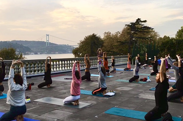 Yogaseverler her çarşamba SSM'de buluşuyor