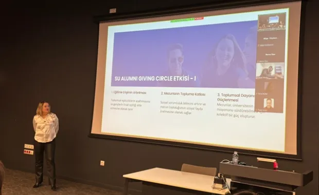 Prof. Ao Guoxing visited our university