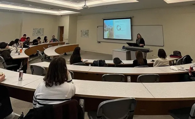 Faculty Deans Meet with Exchange Students!