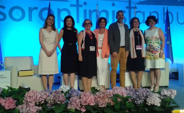 Nakiye Boyacıgiller “Türkiye’de Kadınların Liderliği” panelini yönetti