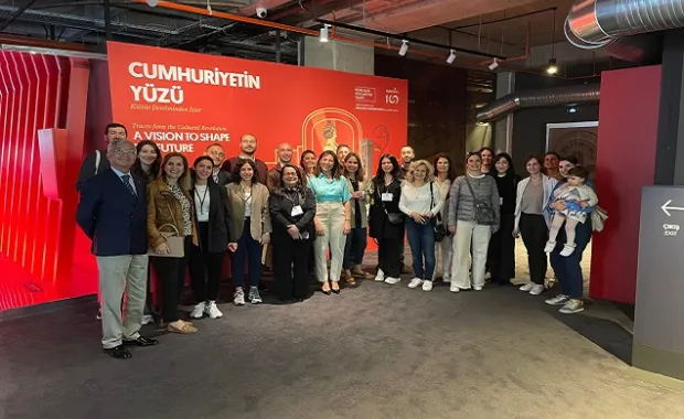 Mezunlarımız “Cumhuriyetin Yüzü Sergisi”ni Ziyaret Etti