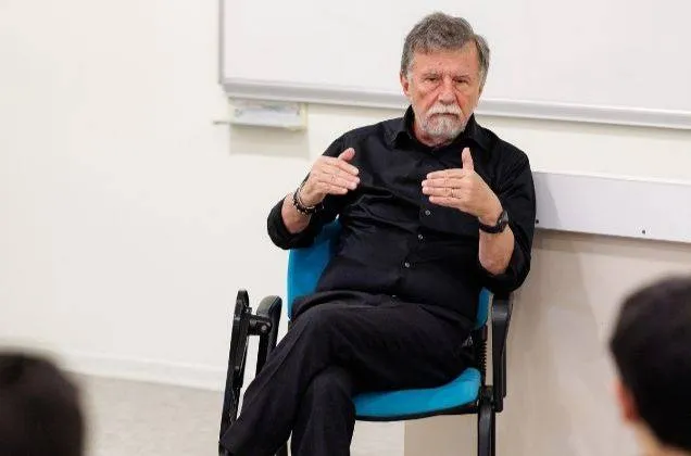 Faruk Eczacıbaşı, Sabancı Üniversitesi’nde Öğrencilerle Buluştu: “Yeni Bir Pusulaya İhtiyacımız Var”