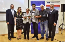 Sabancı Üniversitesi ve Akıneri Müzik, dünyanın ilk grafen katkılı müzik aleti ile bilimi sanatla buluşturdu.