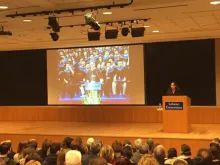 Tüm Sabancı Üniversitesi camiasının kanatlarının arkasındaki rüzgar: Tosun Hoca