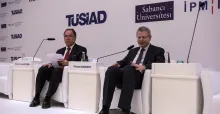 Demokrasinin kurumsallaşması