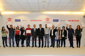 Akbank Aile Şirketleri Akademisi ile firmalar gücünü yeni nesillere taşıyor Resmi