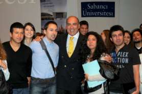 Important lessons from Muhtar Kent to Sabancı University students Resmi