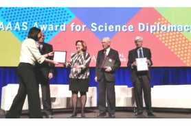 Zehra Sayers receives 2019 AAAS Award for Science Diplomacy Resmi